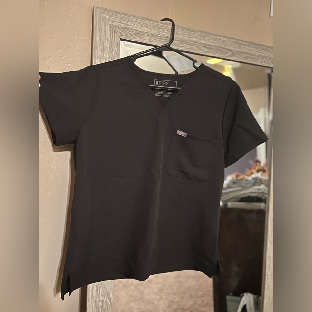 NWOT Figs Catarina Scrub Top